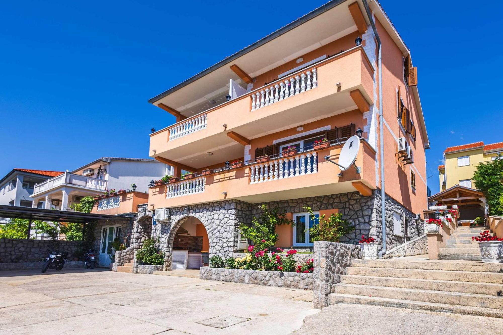 Apartments Rose Cizici Exterior photo